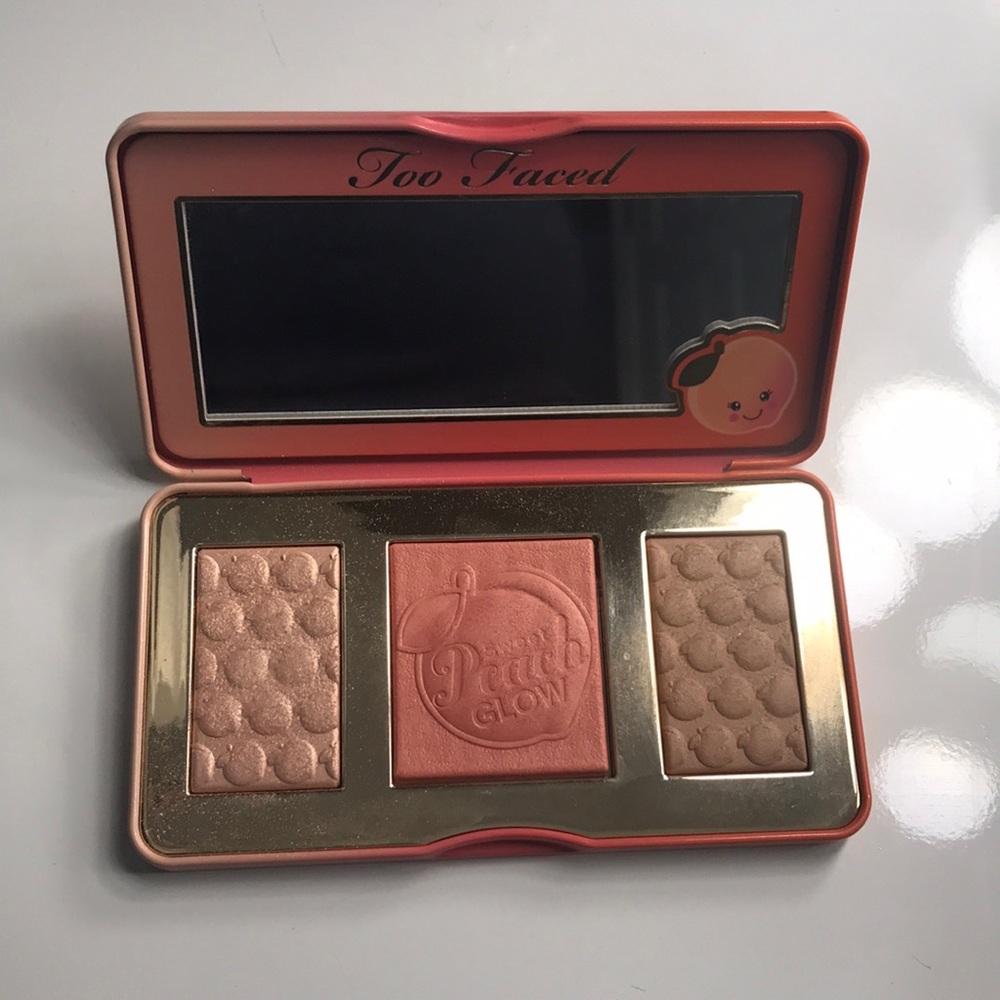 Too Faced Sweet Peach Glow Palette